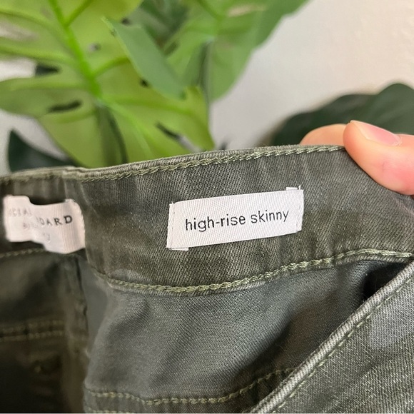 💚 Social Standard by Sanctuary Camo Print High-Rise Skinny Jeans | Sz 14/32 - Picture 4 of 8